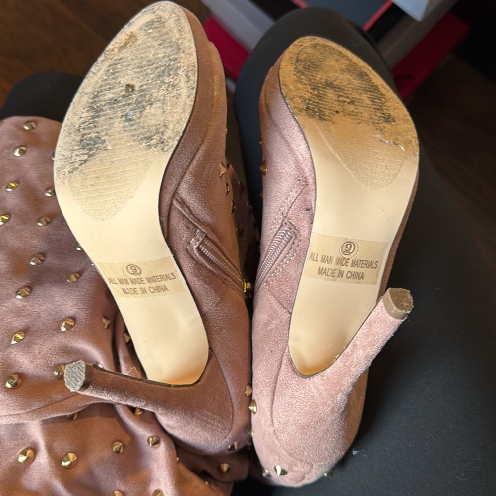 Liliana Mauve and Gold Heels - Picture 5 of 5
